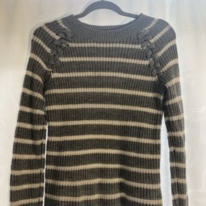 Women’s knitted sweater